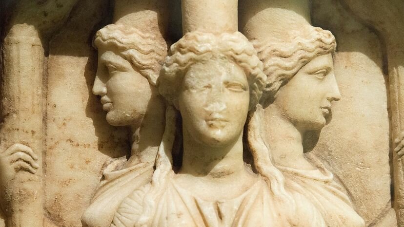 Hekate: The Triple-faceted Goddess of Witchcraft and Ghosts 3 eyJidWNrZXQiOiJjb250ZW50Lmhzd3N0YXRpYy5jb20iLCJrZXkiOiJnaWZcL2hla2F0ZTEuanBnIiwiZWRpdHMiOnsicmVzaXplIjp7IndpZHRoIjo4Mjh9fX0=