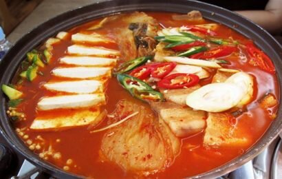 Đón mùa lạnh cùng món lẩu kim chi thơm ngon, hấp dẫn