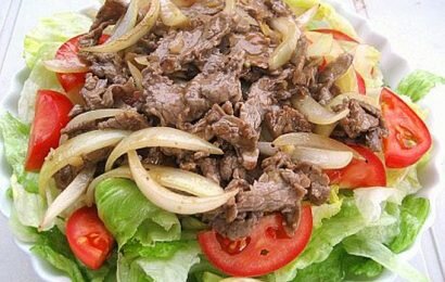 Cùng vào bếp với món thịt bò xào cần tây – Đơn giản lại ngon Cùng vào bếp với món thịt bò xào cần tây – Đơn giản lại ngon