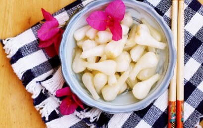 Hướng dẫn cách làm dưa kiệu muối – Món ngon ngày Tết Hướng dẫn cách làm dưa kiệu muối – Món ngon ngày Tết