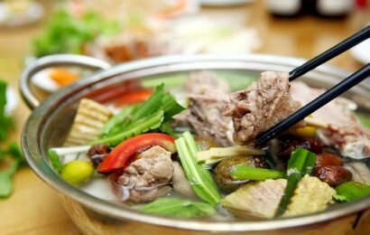 Hướng dẫn cách làm vịt om sấu chua ngon, món ăn tuyệt vời cho rằm tháng 7 Hướng dẫn cách làm vịt om sấu chua ngon, món ăn tuyệt vời cho rằm tháng 7