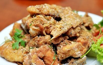 Học cách làm gà rang muối ngon nổi tiếng Học cách làm gà rang muối ngon nổi tiếng