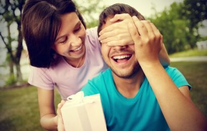 Cách chọn quà valentine cho bạn trai thật tinh tế