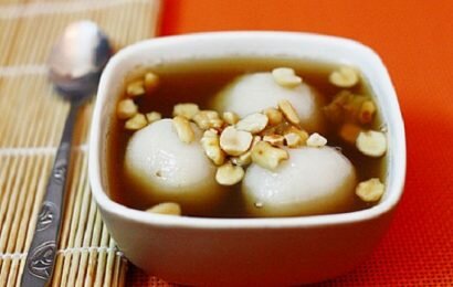 Biến tấu tinh tế trong cách làm bánh trôi nhân lạc cực chất trong Tết Hàn thực Biến tấu tinh tế trong cách làm bánh trôi nhân lạc cực chất trong Tết Hàn thực