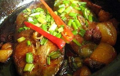 Hướng dẫn cách làm cá trắm kho thịt ba chỉ thơm ngon Hướng dẫn cách làm cá trắm kho thịt ba chỉ thơm ngon