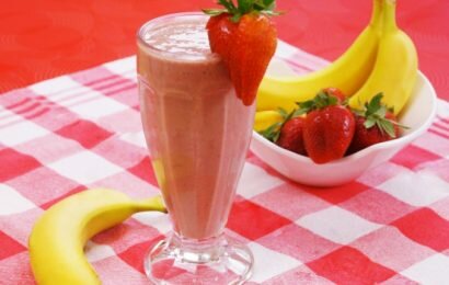 Chia sẻ cách làm sinh tố chuối dâu tây ngon miệng nhất Chia sẻ cách làm sinh tố chuối dâu tây ngon miệng nhất