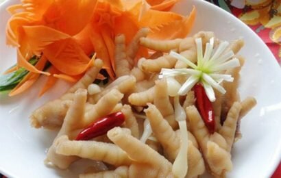 Cách làm chân gà ngâm giấm sả ớt nhìn là “chảy nước miếng”