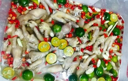 Chảy nước miếng với cách làm chân gà ngâm nước mắm đầy sức hút Chảy nước miếng với cách làm chân gà ngâm nước mắm đầy sức hút