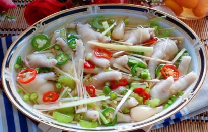 Mách bạn cách làm món chân gà ngâm sả ớt ngon tuyệt