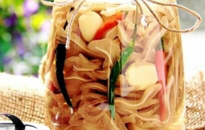 Bật mí với bạn cách làm món tai heo ngâm nước mắm cực ngon lạ Bật mí với bạn cách làm món tai heo ngâm nước mắm cực ngon lạ