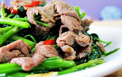 Đổi món với cách làm rau muống xào thịt bò ngon như nhà hàng Đổi món với cách làm rau muống xào thịt bò ngon như nhà hàng