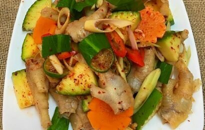 Chân gà ngâm xoài món lai rai ngon miễn chê của cánh mày râu Chân gà ngâm xoài món lai rai ngon miễn chê của cánh mày râu