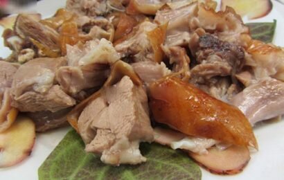 Giải đen ngày cuối tháng với món thịt chó luộc nước cốt dừa thơm tuyệt đỉnh