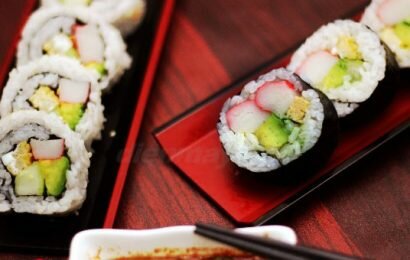 Các mẹ đã biết cách làm sushi cho bé ăn ngon chóng lớn chưa? Các mẹ đã biết cách làm sushi cho bé ăn ngon chóng lớn chưa?