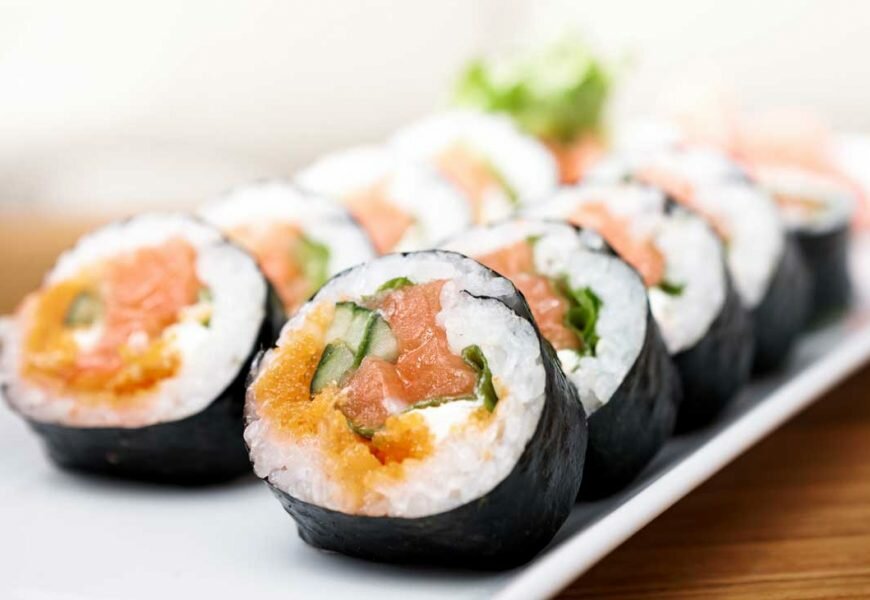 Cách làm sushi kiểu Việt Nam chẳng thua kém gì sushi Nhật Cách làm sushi kiểu Việt Nam chẳng thua kém gì sushi Nhật