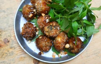 Đốn ngã triệu con tim với trứng cút lộn chiên xù sốt me Đốn ngã triệu con tim với trứng cút lộn chiên xù sốt me