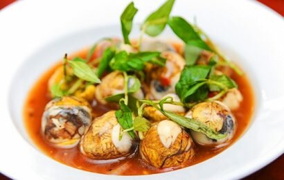 Thơm ngon trứng cút lộn xào me dừa ăn hoài không biết chán Thơm ngon trứng cút lộn xào me dừa ăn hoài không biết chán