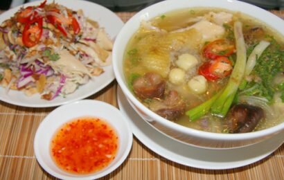 Thèm thuồng với món cháo gà đậu xanh hạt sen thơm ngon Thèm thuồng với món cháo gà đậu xanh hạt sen thơm ngon