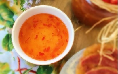 Không thể thiếu cách pha nước chấm nem chua rán chua cay mặn ngọt này Không thể thiếu cách pha nước chấm nem chua rán chua cay mặn ngọt này