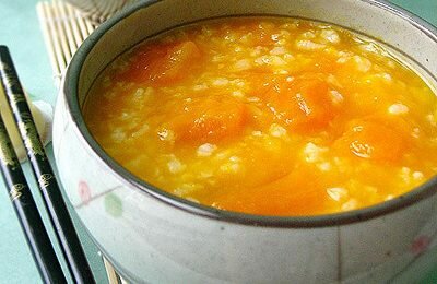 Học cách nấu cháo bí đỏ cho bé với thịt gà giàu dưỡng chất Học cách nấu cháo bí đỏ cho bé với thịt gà giàu dưỡng chất