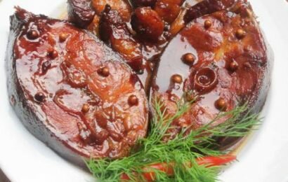 Công thức kho cá bớp thịt ba chỉ ngon đậm đà quyến rũ ngay tại nhà Công thức kho cá bớp thịt ba chỉ ngon đậm đà quyến rũ ngay tại nhà