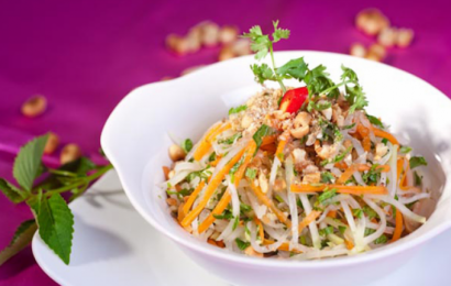 Bật mí cách làm nộm đu đủ với cà rốt cực ngon cho ngày hè thanh mát