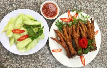 Bật mí cách tẩm ướp chân gà nướng ngon giòn ăn là mê Bật mí cách tẩm ướp chân gà nướng ngon giòn ăn là mê