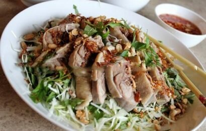 Bạn sẽ phải vào bếp ngay sau khi đọc cách làm gỏi vịt bắp cải ngon này