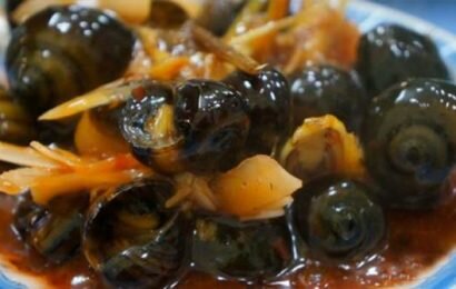 Hấp dẫn vô cùng với món ốc sốt me làm khuynh đảo giới trẻ