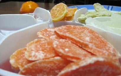 Hướng dẫn cách làm mứt bí đỏ miếng dễ như chơi mà ngon tuyệt hảo Hướng dẫn cách làm mứt bí đỏ miếng dễ như chơi mà ngon tuyệt hảo