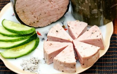 Chia sẻ công thức cách làm giò lụa truyền thống chuẩn nhất Chia sẻ công thức cách làm giò lụa truyền thống chuẩn nhất