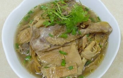 Cách nấu vịt nấu măng chua lạ mà ngon chỉ qua 3 bước ngắn