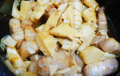 Trổ tài vào bếp thực hiện món thịt kho măng khô ngày tết Trổ tài vào bếp thực hiện món thịt kho măng khô ngày tết