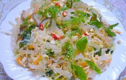 Trổ tài nấu ăn với cách trộn nộm sứa thơm ngon nhất Trổ tài nấu ăn với cách trộn nộm sứa thơm ngon nhất