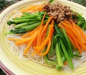 Hướng dẫn cách chế biến món miến xào rau cải ngon mê ly Hướng dẫn cách chế biến món miến xào rau cải ngon mê ly