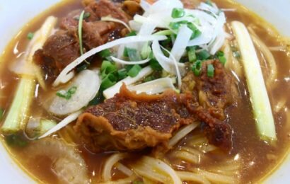 Bữa sáng tuyệt hơn với cách nấu phở bò sốt vang ngon đơn giản Bữa sáng tuyệt hơn với cách nấu phở bò sốt vang ngon đơn giản