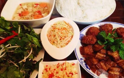 Cách làm bún chả món ngon Hà Nội cực đơn giản mà ngon không kém Cách làm bún chả món ngon Hà Nội cực đơn giản mà ngon không kém