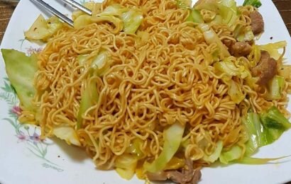 Món ngon sinh viên: cách làm mì xào bắp cải ngon tuyệt cú mèo