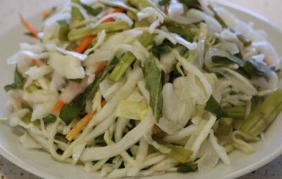 Hướng dẫn cách muối dưa bắp cải với rau cần ngon giòn nhất Hướng dẫn cách muối dưa bắp cải với rau cần ngon giòn nhất