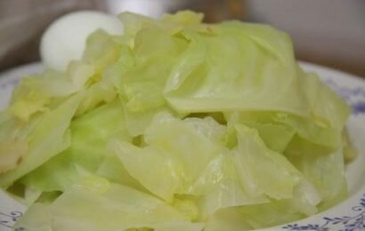 Cách thái rau bắp cải luộc đúng cách và cách luộc rau bắp cải ngon
