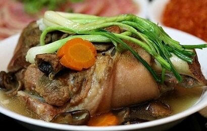 Cách làm chân giò hầm hạt sen thuốc bắc cho người mới ốm dậy Cách làm chân giò hầm hạt sen thuốc bắc cho người mới ốm dậy