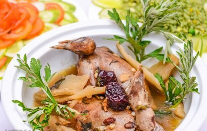 Cách làm món chim hầm thuốc Bắc cho mẹ bầu đầy dinh dưỡng Cách làm món chim hầm thuốc Bắc cho mẹ bầu đầy dinh dưỡng