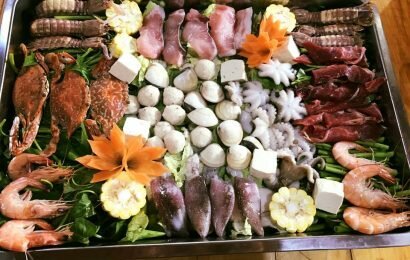 Món lẩu hải sản ăn với rau gì để ngon hơn hãy cùng mình tìm hiểu thôi Món lẩu hải sản ăn với rau gì để ngon hơn hãy cùng mình tìm hiểu thôi