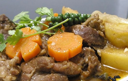 Công thức chuẩn để làm món đuôi bò hầm tiêu xanh Công thức chuẩn để làm món đuôi bò hầm tiêu xanh