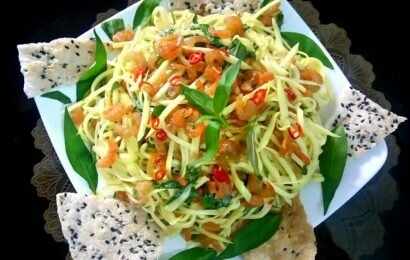 Lạ miệng với cách làm nộm xoài tôm khô ăn chơi cuối tuần