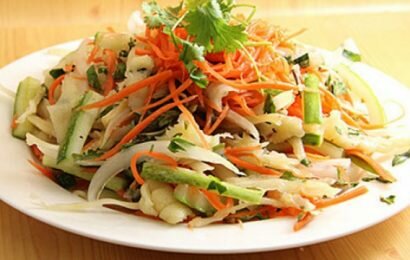 Đổi món ngày cuối tuần với nộm chân gà rút xương ngon đã đời Đổi món ngày cuối tuần với nộm chân gà rút xương ngon đã đời