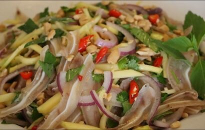 Nộm xoài tai heo giòn giòn sần sật ai cũng thích mê Nộm xoài tai heo giòn giòn sần sật ai cũng thích mê