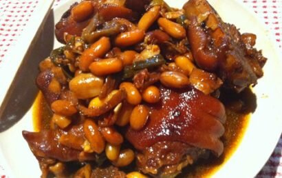 Cách làm món thịt heo hầm thuốc Bắc ăn khó quên