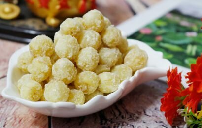 Cùng em vào bếp học cách làm mứt sen ngon cho ngày Tết Cùng em vào bếp học cách làm mứt sen ngon cho ngày Tết