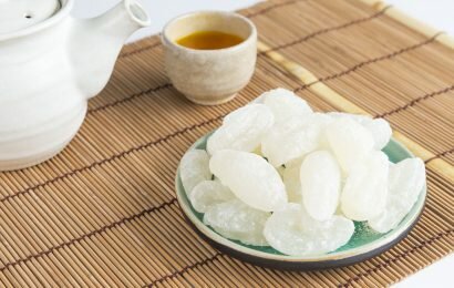 Hướng dẫn cách làm mứt dừa nước ngon lạ miệng Hướng dẫn cách làm mứt dừa nước ngon lạ miệng